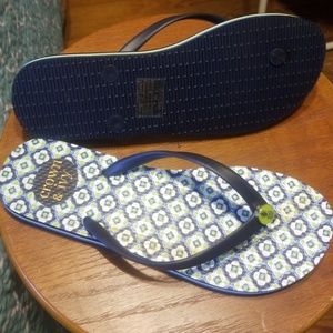 crown & Ivy Flip flops